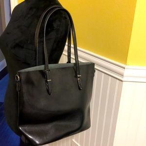 Black purse in GREAT SHAPE